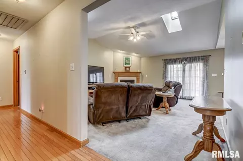 307 Dover Dr, Chatham, IL 62629 photo 4