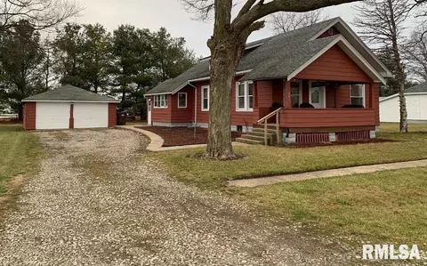 209 E Pine St, Modesto, IL 62667 photo 31