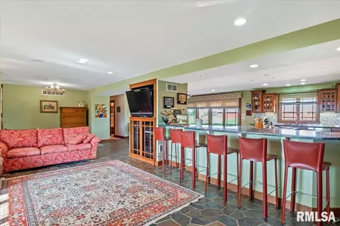 743 749 Etherton Ln, Springfield, IL 62712 photo 9