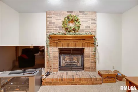 2001 Briar Ct, Springfield, IL 62704 photo 4