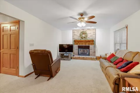 2001 Briar Ct, Springfield, IL 62704 photo 5