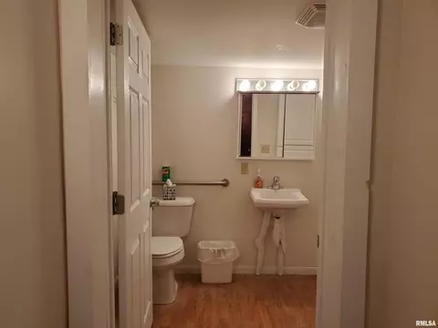 1011 N 15th St, Springfield, IL 62702 photo 9