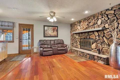 268 Saxon Dr, Springfield, IL 62704 photo 9