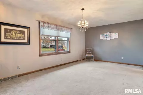 268 Saxon Dr, Springfield, IL 62704 photo 5