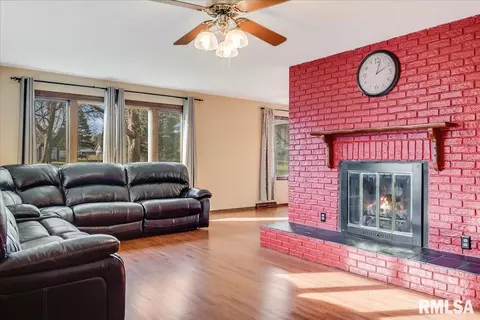 235 Pakey Rd, Springfield, IL 62712 photo 6