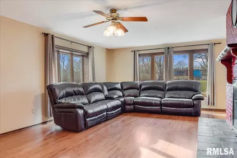 235 Pakey Rd, Springfield, IL 62712 photo 5