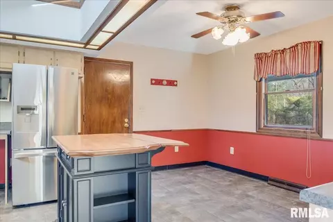 235 Pakey Rd, Springfield, IL 62712 photo 12