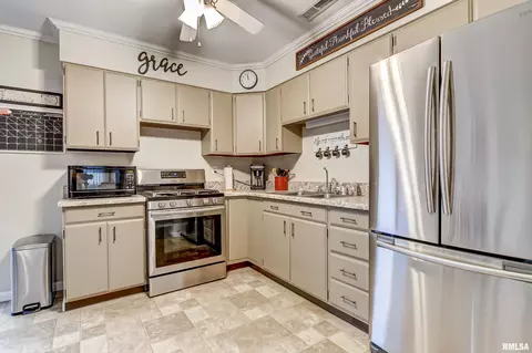 181 Archer Ave, Springfield, IL 62704 photo 14