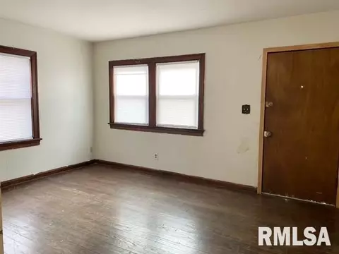 2217 E Monroe St, Springfield, IL 62703 photo 3