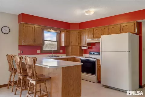 2416 Wembly Rd, Springfield, IL 62703 photo 11