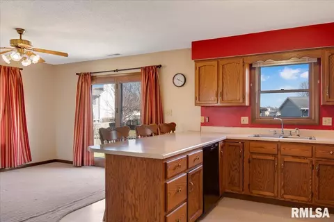 2416 Wembly Rd, Springfield, IL 62703 photo 12