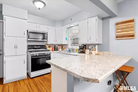 68 Glen Aire Dr, Springfield, IL 62703 photo 8