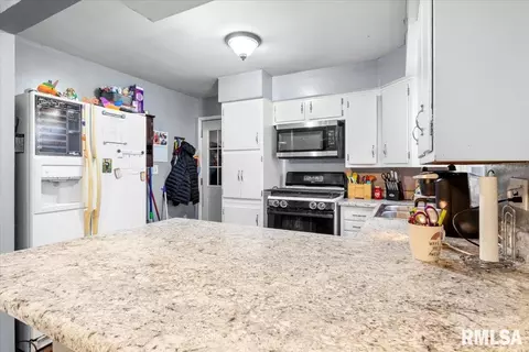 68 Glen Aire Dr, Springfield, IL 62703 photo 9