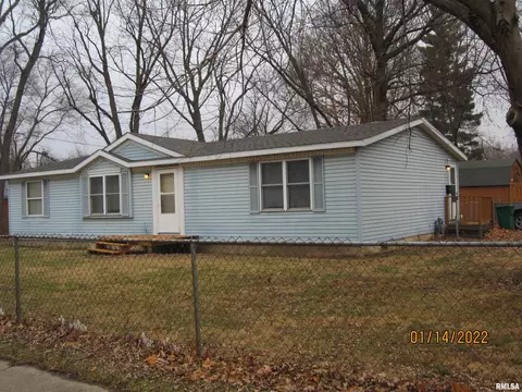 305 Magnolia Dr, Springfield, IL 62702 photo 2