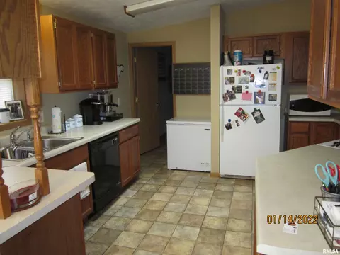 305 Magnolia Dr, Springfield, IL 62702 photo 9