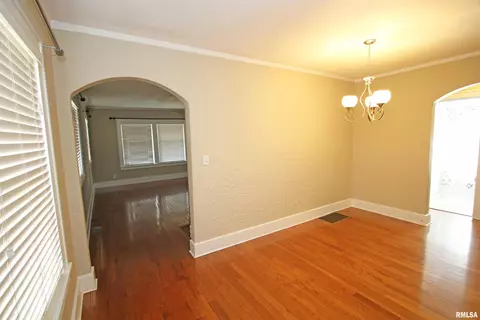 2421 S 6th St, Springfield, IL 62703 photo 12