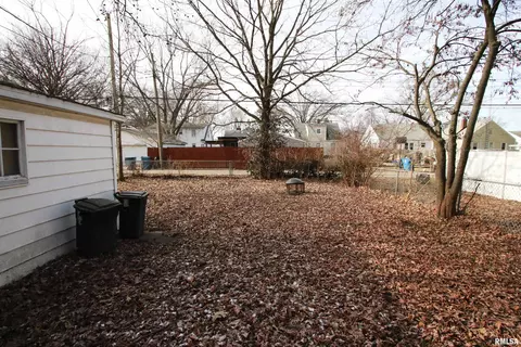2421 S 6th St, Springfield, IL 62703 photo 3