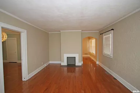 2421 S 6th St, Springfield, IL 62703 photo 5