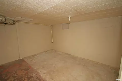 2421 S 6th St, Springfield, IL 62703 photo 18