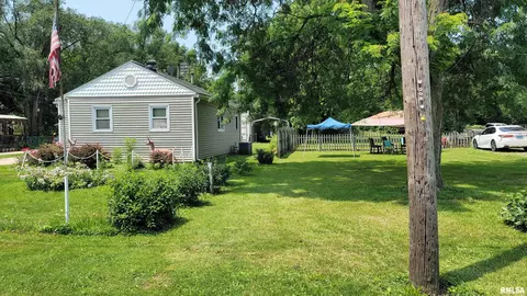 813 Forrest Ave, Springfield, IL 62702 photo 2