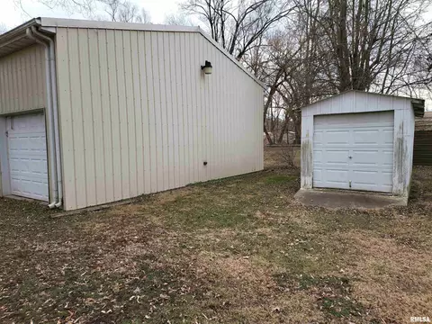 813 Forrest Ave, Springfield, IL 62702 photo 9