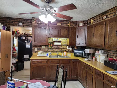 813 Forrest Ave, Springfield, IL 62702 photo 14