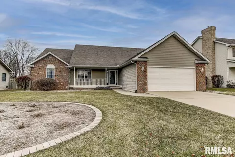 3913 Oakview Dr, Springfield, IL 62712 photo 2