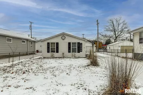 1924 Dial Ct, Springfield, IL 62704 photo 1
