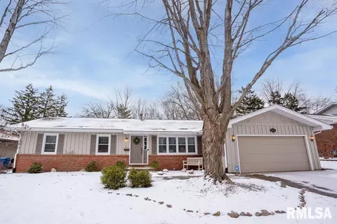 2320 Bates Ave, Springfield, IL 62704 photo 1