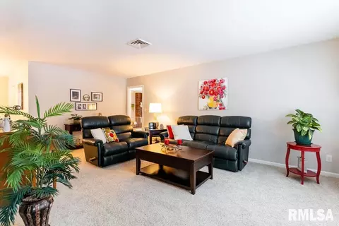 2320 Bates Ave, Springfield, IL 62704 photo 3