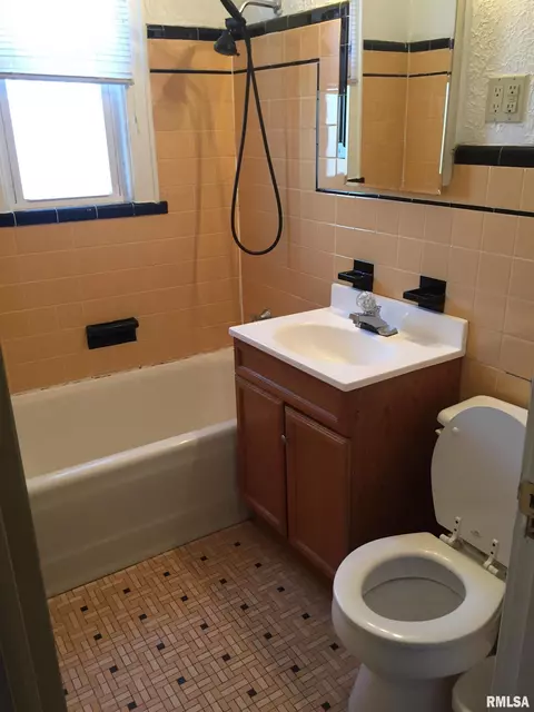1909 Holmes Ave, Springfield, IL 62704 photo 6