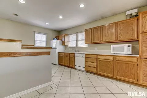 1025 W Monroe St, Springfield, IL 62704 photo 8