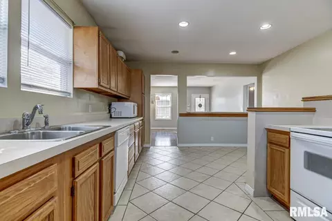 1025 W Monroe St, Springfield, IL 62704 photo 10