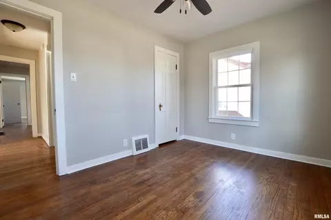 1139 N 1st St, Springfield, IL 62702 photo 18