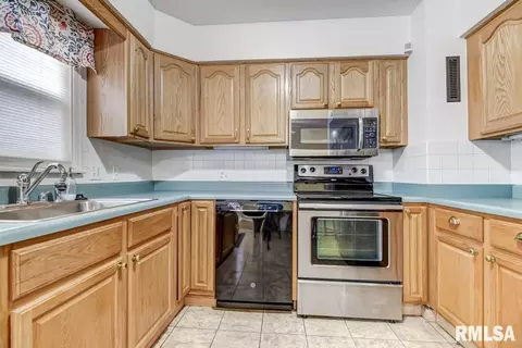 2401 S Walnut St, Springfield, IL 62704 photo 12