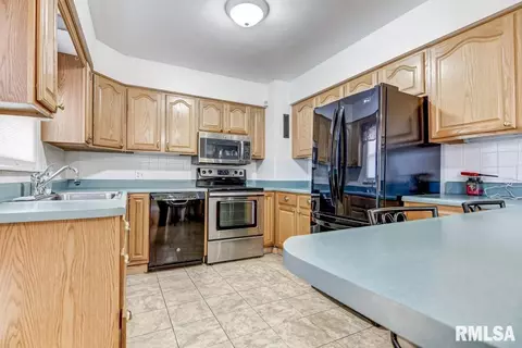 2401 S Walnut St, Springfield, IL 62704 photo 11