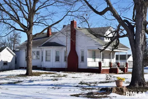1545 E Walnut St, Canton, IL 61520 photo 1