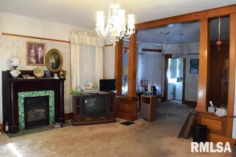 1545 E Walnut St, Canton, IL 61520 photo 3