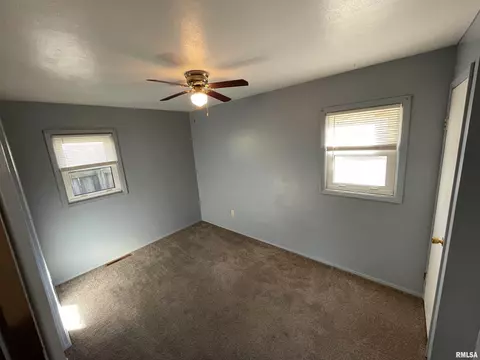 18 Todd Ln, Springfield, IL 62702 photo 11