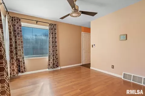 2122 Whitefield Rd, Springfield, IL 62704 photo 9