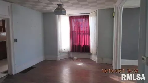 809 E 2nd Ave, Monmouth, IL 61462 photo 6