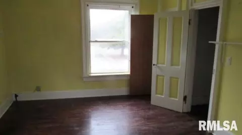809 E 2nd Ave, Monmouth, IL 61462 photo 8