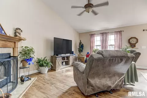 2700 Steiler Pl, Springfield, IL 62703 photo 4