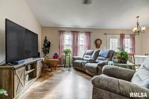 2700 Steiler Pl, Springfield, IL 62703 photo 5