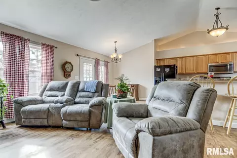 2700 Steiler Pl, Springfield, IL 62703 photo 3