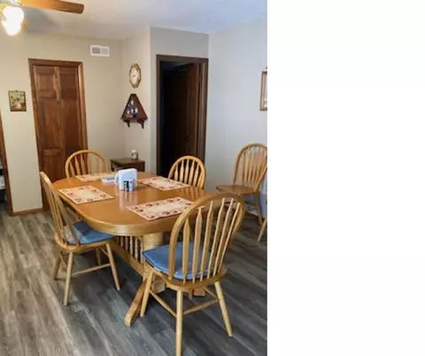 2404 Dunwich Dr, Springfield, IL 62702 photo 8