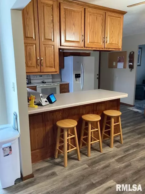 2404 Dunwich Dr, Springfield, IL 62702 photo 9