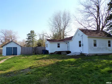 238 E Burch St, Wataga, IL 61488 photo 2