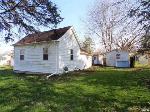 238 E Burch St, Wataga, IL 61488 photo 4