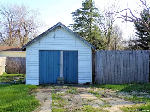 238 E Burch St, Wataga, IL 61488 photo 3